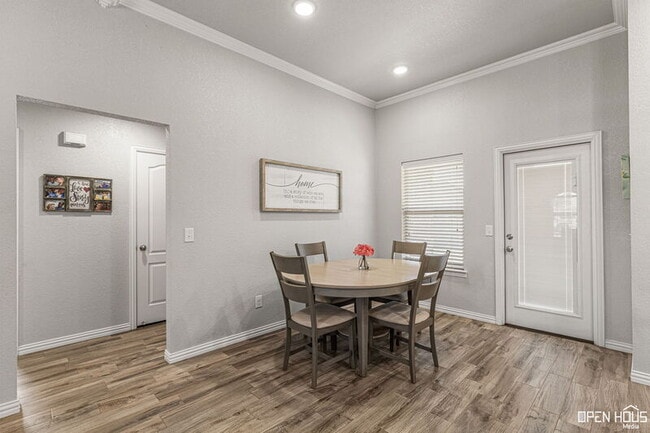 Building Photo - 306 Driftwood Dr