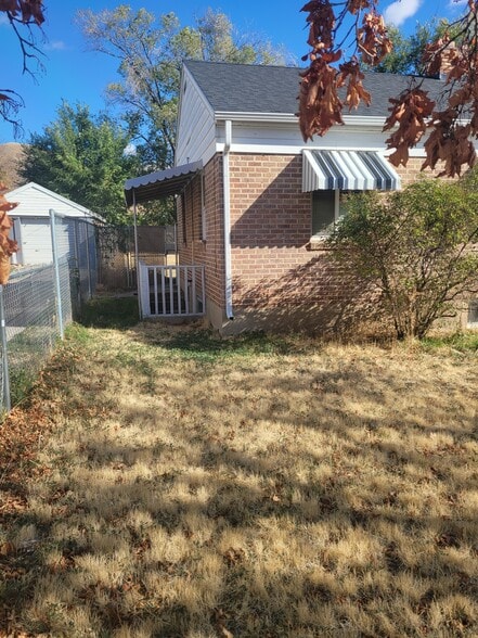 Approach to apartment - 481 S 100 E