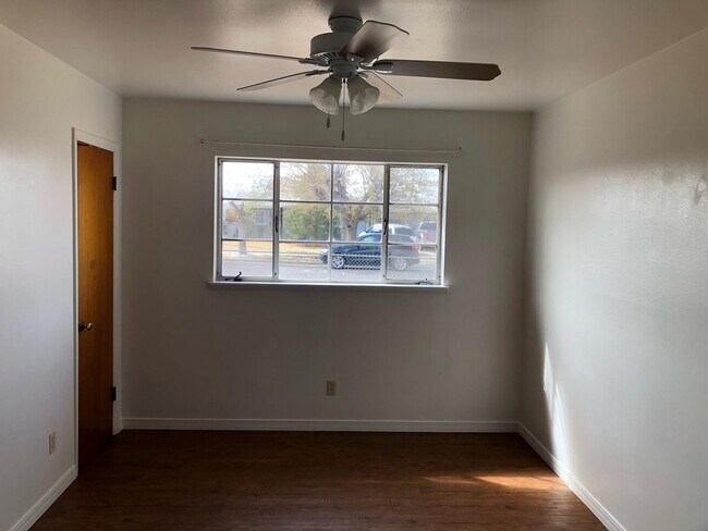 Building Photo - 5731 Middlesboro Ave