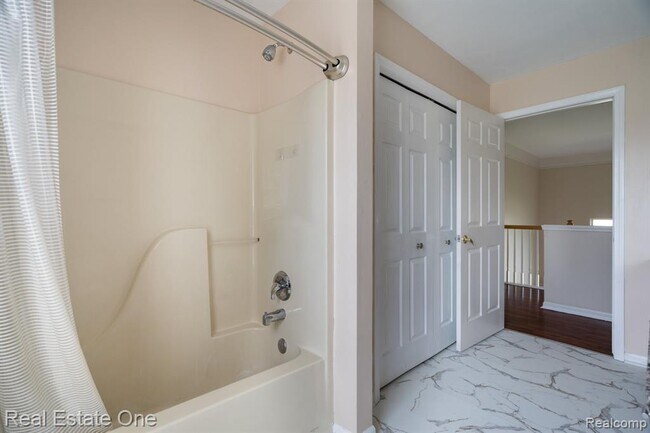 Building Photo - 14864 Liri Dr