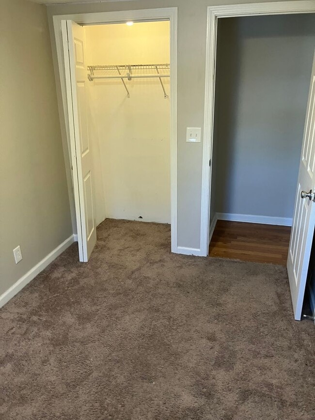 Building Photo - Lovely 3 Bed Colonial main floor laundry