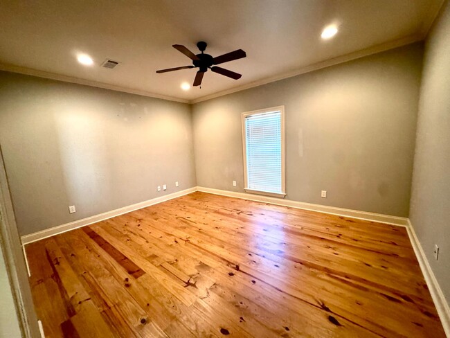 Building Photo - 3/2 for Rent in Stillhouse Creek!