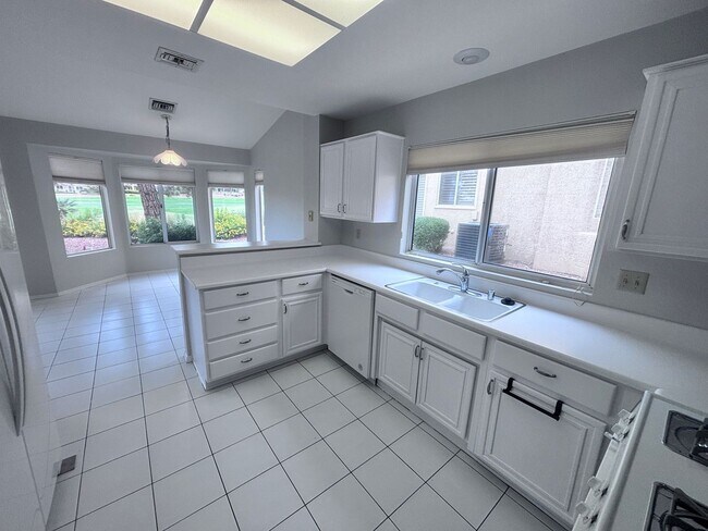 Building Photo - SUN CITY SUMMERLIN 1-STORY ON GOLF COURSE ...