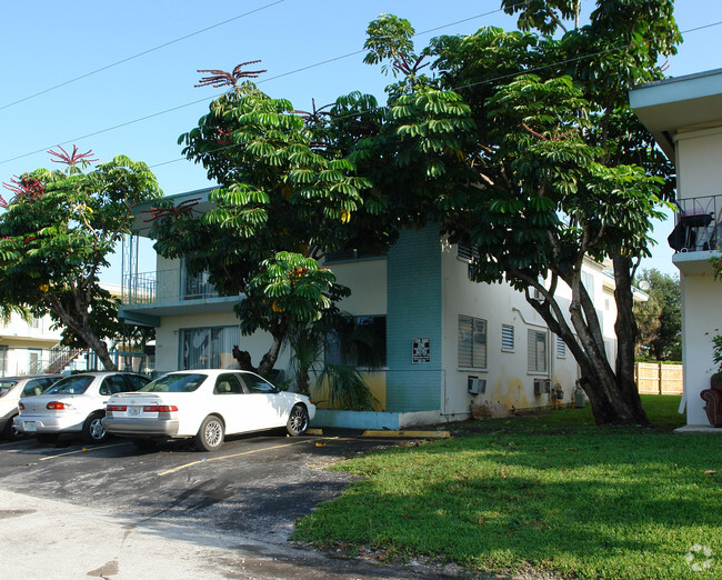 Building Photo - Glades Apartments