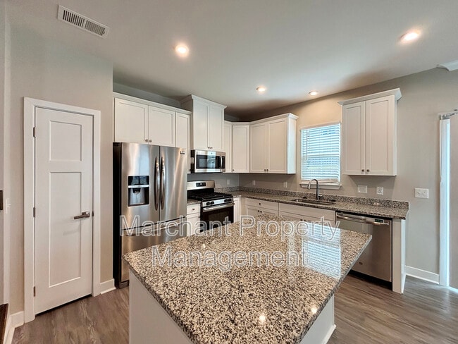 Building Photo - 227 Clearwood Dr