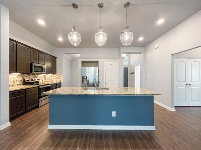 Building Photo - 10265 Driskill Dr