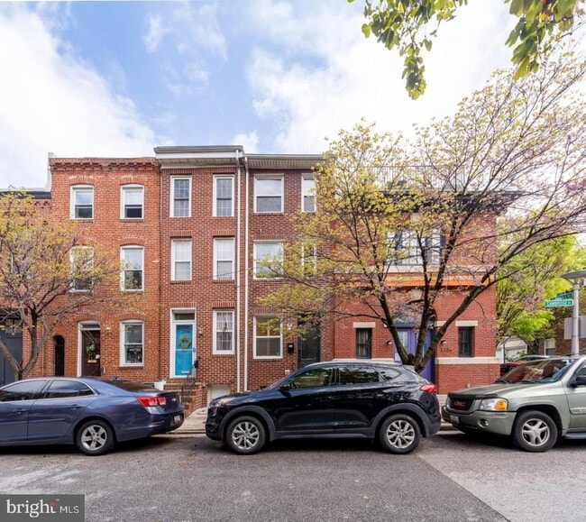 Building Photo - 2132 Cambridge St