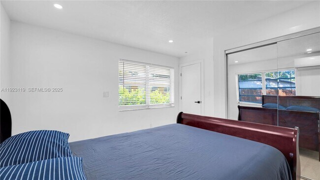 Building Photo - 32 SW 9th St