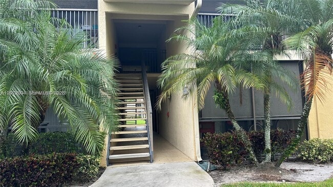 Building Photo - 1243 SW 46th Ave