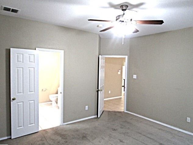 Building Photo - 11812 Ponderosa Pine Dr