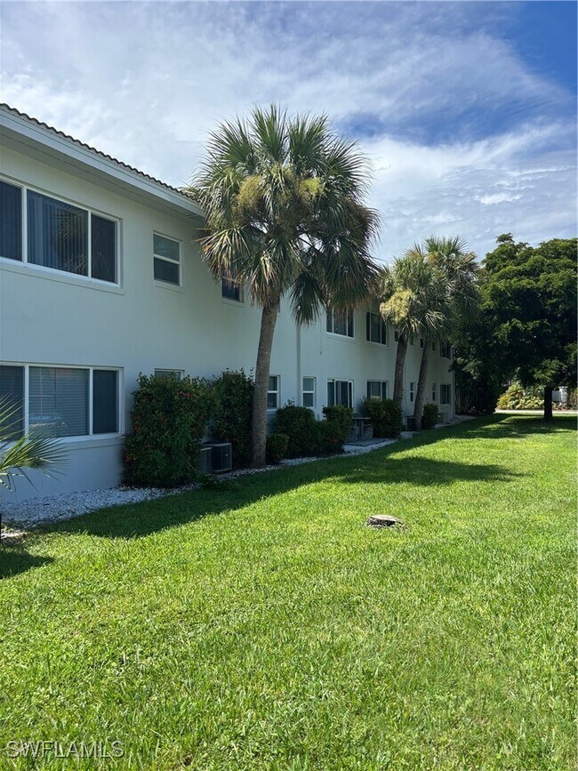 Building Photo - 3250 10th St N