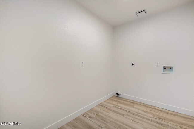 Building Photo - 4749 E Contessa St