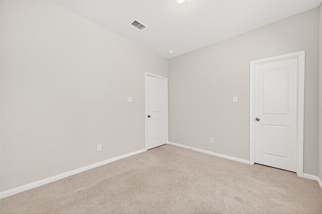 Building Photo - 1701 Cindy Ln