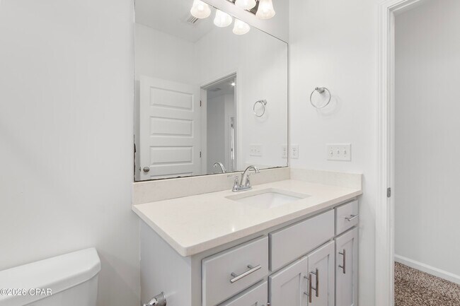 Building Photo - 413 Raven Ln