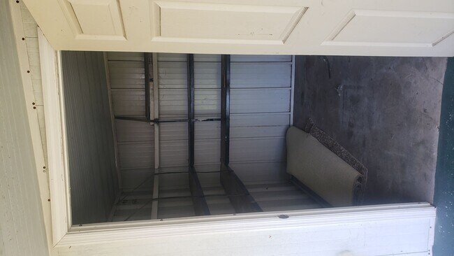 Building Photo - 3 bedroom 1 bath