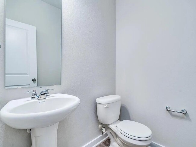 Building Photo - 515 Fieldwood Dr