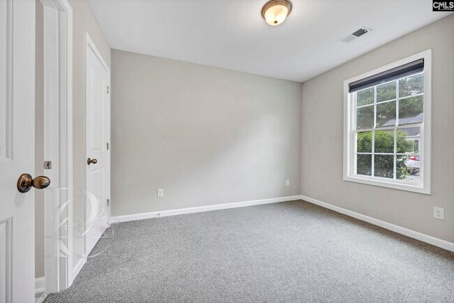 Building Photo - 107 Nobility Dr