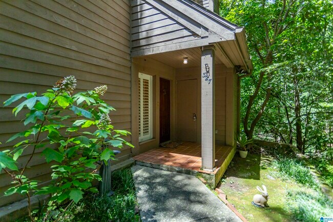 Building Photo - 327 Heath Dr