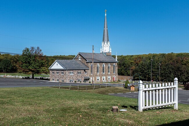 Building Photo - **Charming Colonial in Picturesque Lower Milford Township**