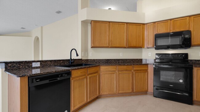 Building Photo - Single Story 3 bedroom 2 bathroom rental h...