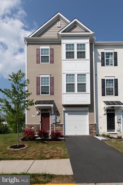 Building Photo - 155 Schramm Lp