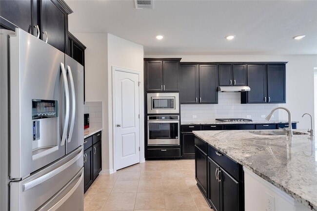 Building Photo - 6533 Leonardo Cove