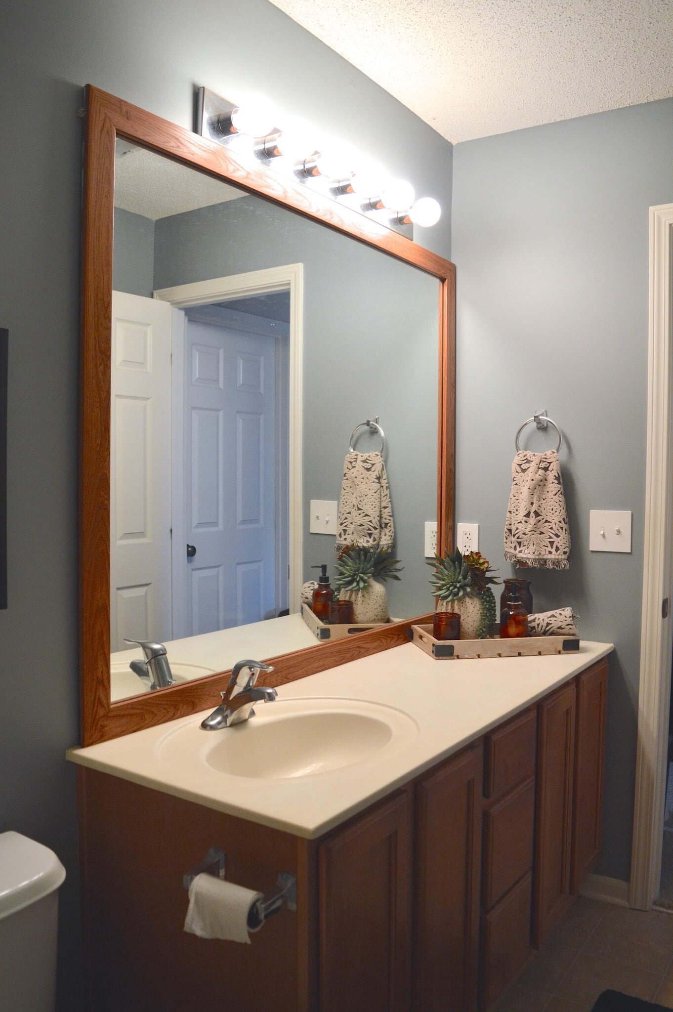 Building Photo - 5432 N Hickory St