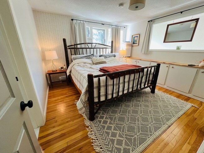 Building Photo - Winter vacation rental in Quechee