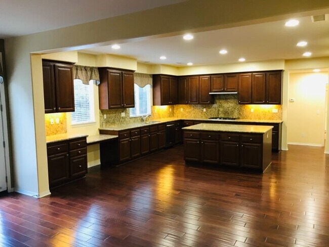 Building Photo - 45611 Basswood Ct