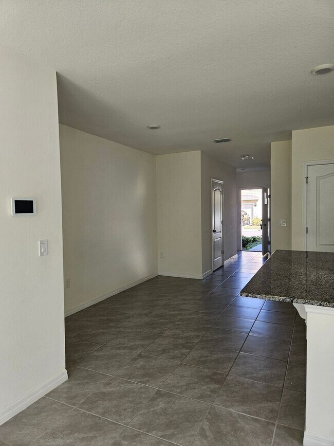 Building Photo - 3 BEDROOM 2 1/2 BATH TOWN HOME COMING SOON