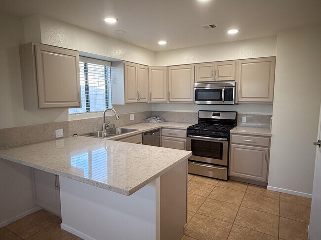 Primary Photo - 79251 Ave 42