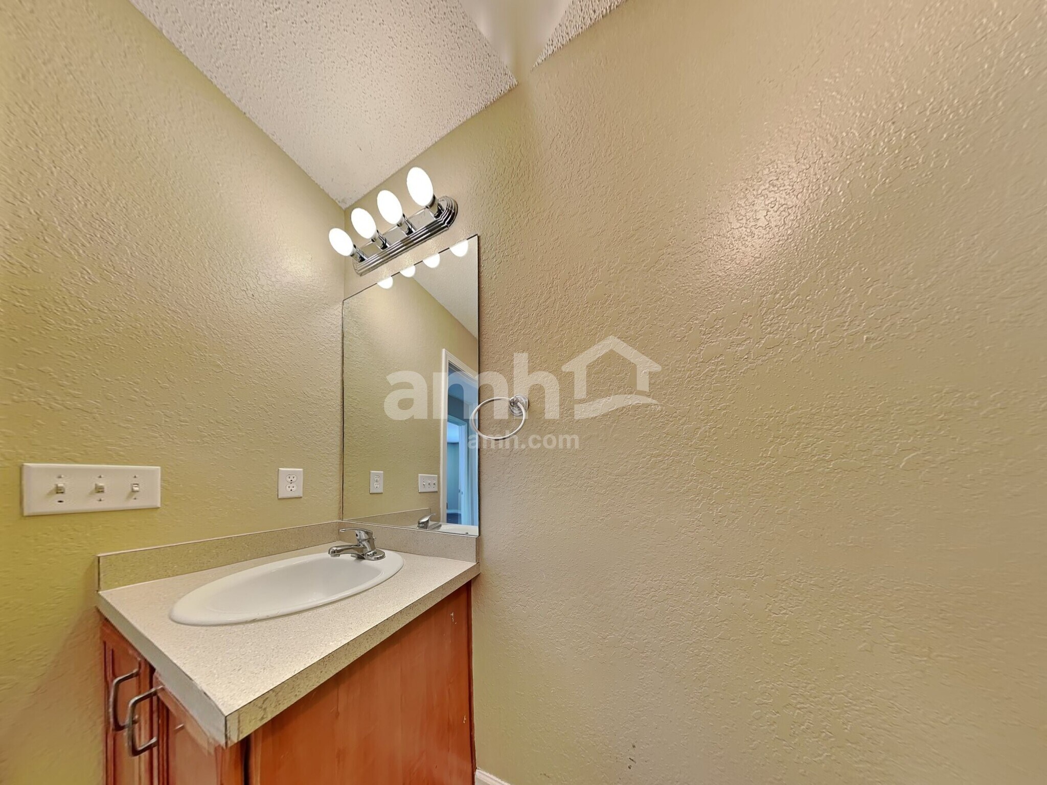 Building Photo - 509 Diamond Cut