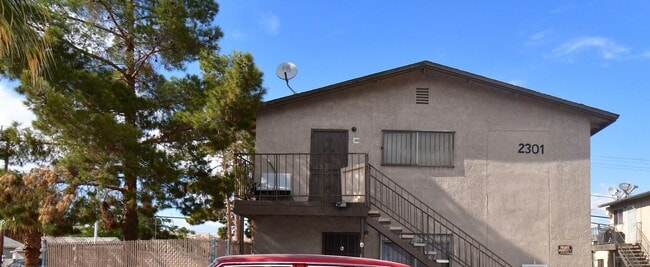 Building Photo - 2301 Stewart Ave