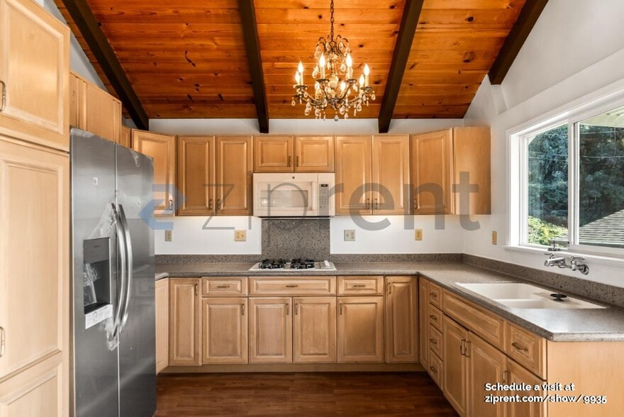 Building Photo - 10806 Hubbard Way