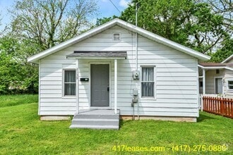 Building Photo - 2139 N Taylor Ave