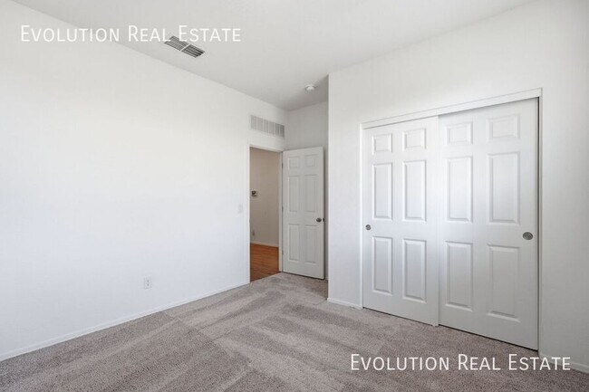 Building Photo - 11852 N Stanton Ct