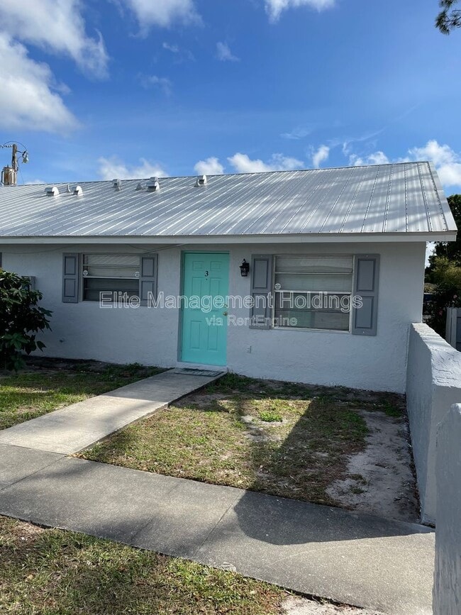 Building Photo - 1595 40th Ave