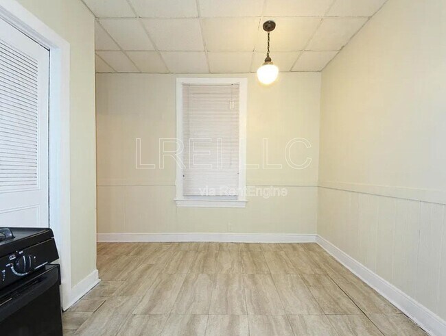 Building Photo - 2723 Elliott Ave