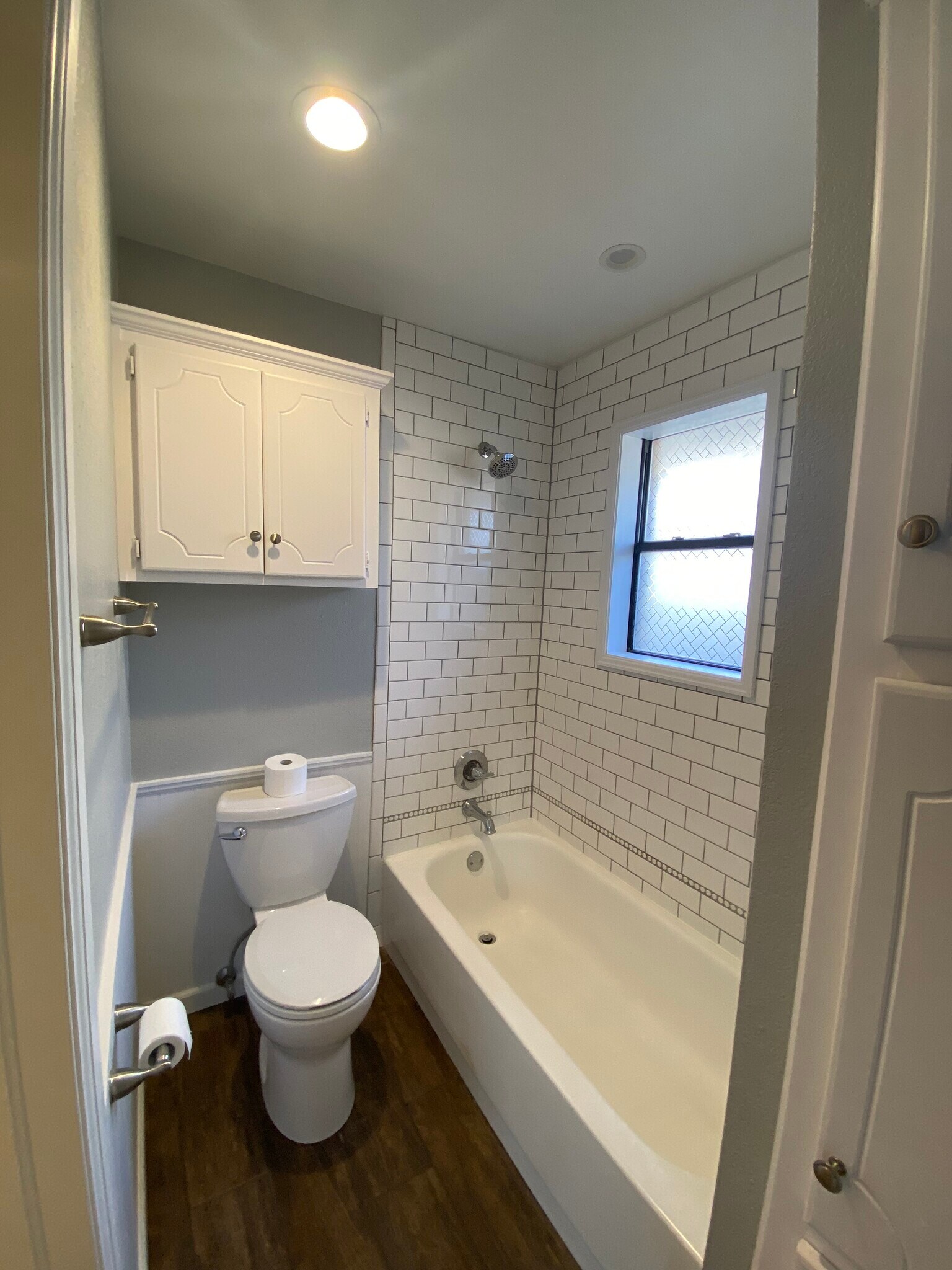 Building Photo - 801 Rolling Hill Terrace