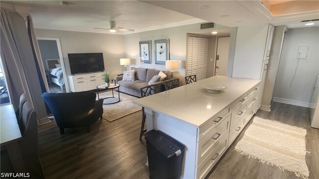 Building Photo - 3645 Boca Ciega Dr