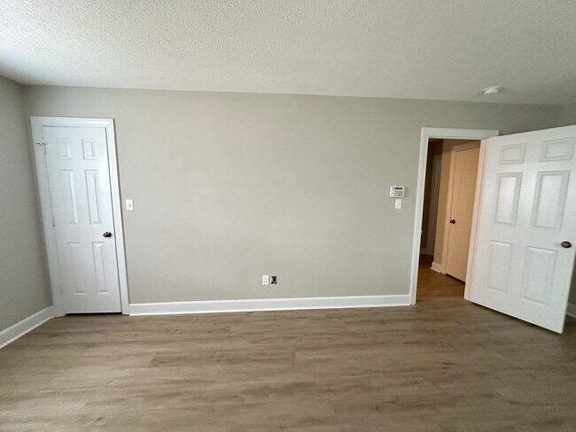 Building Photo - 1497 Foxhall Dr