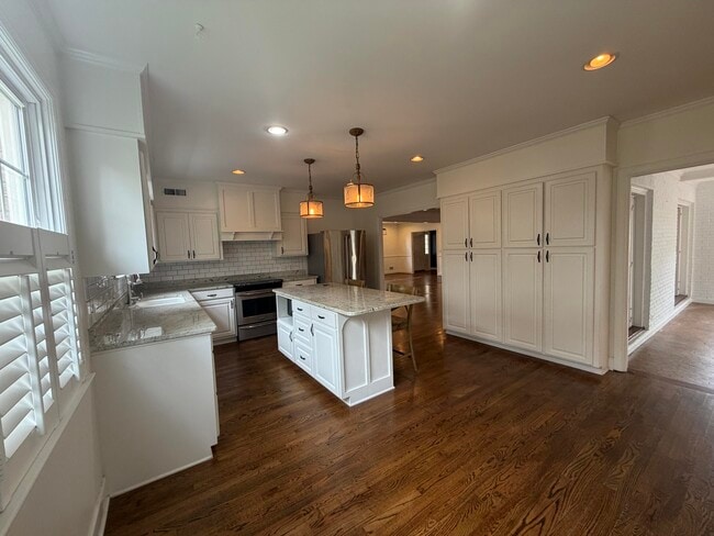 Building Photo - 115 Adams Ave