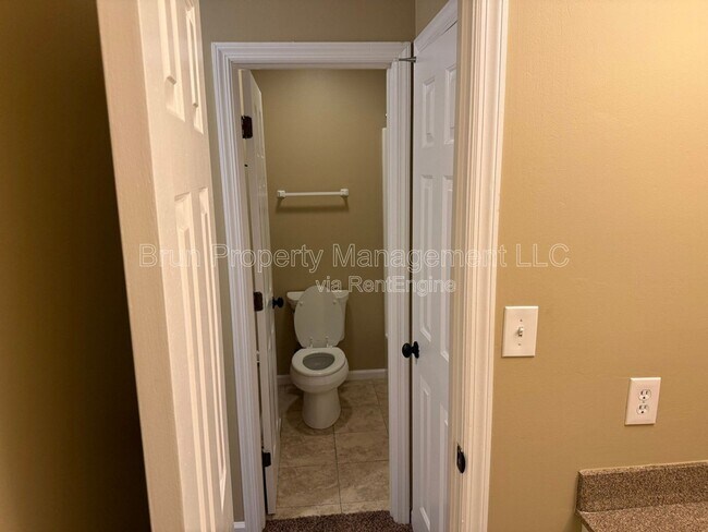 Building Photo - 334 Olympia Dr