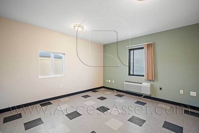 Building Photo - 51605 Springs Trail
