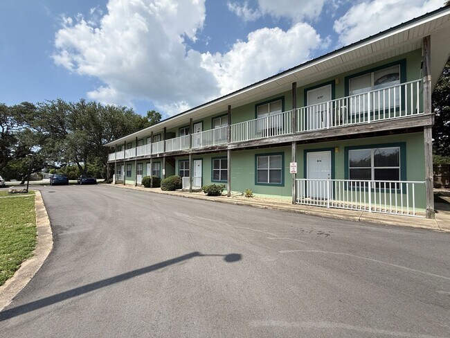 Building Photo - 575 Florosa Ct