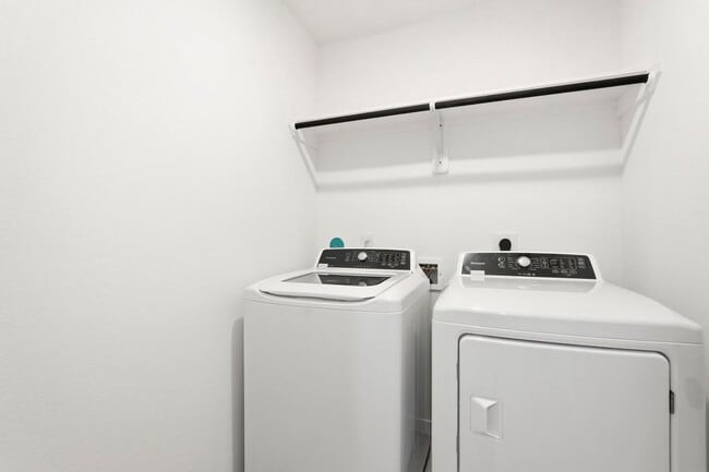 Building Photo - 6639 Orange Daylily Ln