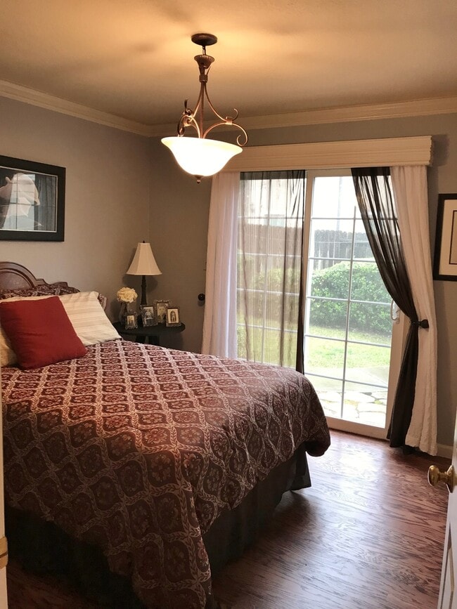 Building Photo - CORNER LOT MODERN 4 BEDROOM HOME DIXON *STAR RENTALS