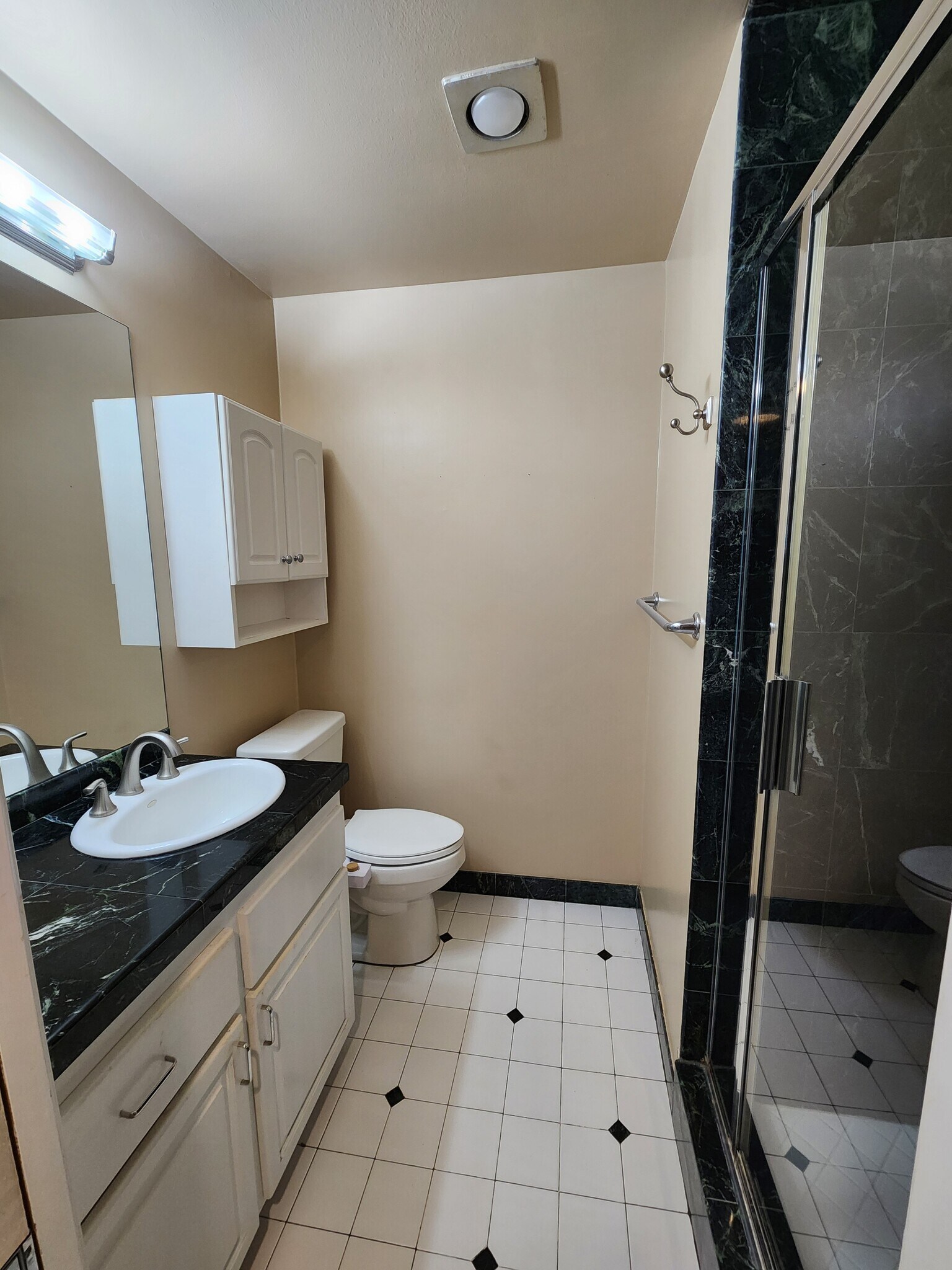 Building Photo - 1242 S Barrington Ave