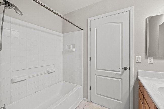 Building Photo - 6673 E Cooperstown Dr