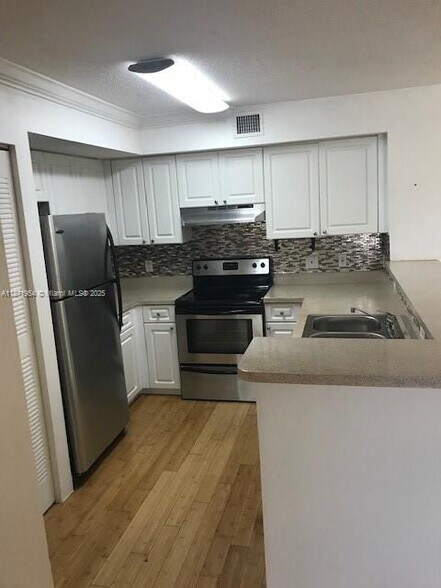 Building Photo - 12148 Saint Andrews Pl